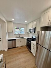 21484-21484 Ocean View Dr in Hayward, CA - Building Photo - Building Photo