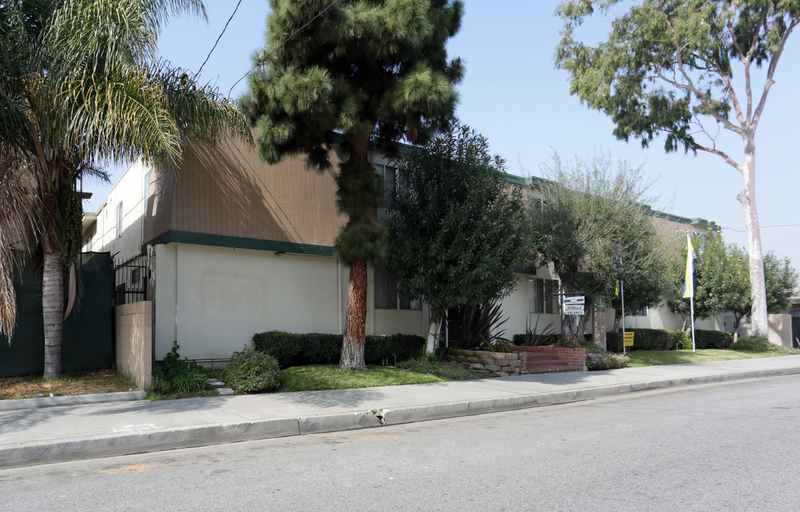 Trinidad Apartments in Hawthorne, CA - Building Photo