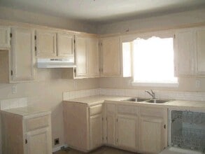 730 Sonesta Dr, Unit A in Harlingen, TX - Building Photo - Building Photo