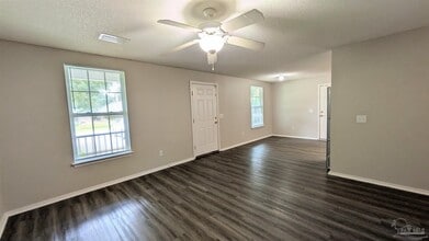 8660 Figland Ave in Pensacola, FL - Building Photo - Building Photo