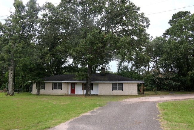 11774 US-69 in Huntington, TX - Building Photo - Building Photo