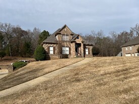 1096 Long Leaf Lake Dr in Helena, AL - Building Photo