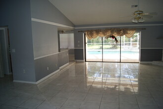 7564 River Country Dr in Spring Hill, FL - Building Photo - Building Photo