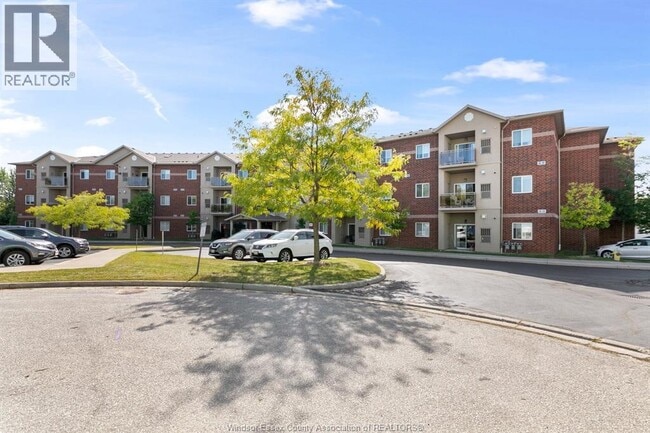 property at 1885 WESTVIEW  211