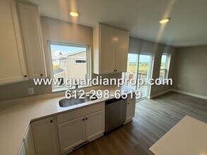 8861 Granite Ct in Woodbury, MN - Building Photo - Building Photo