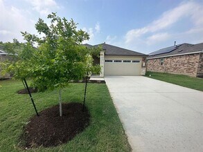 121 Seminole Dr in San Marcos, TX - Building Photo - Building Photo
