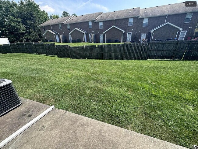 6670 S Wilson Rd in Radcliff, KY - Building Photo - Building Photo