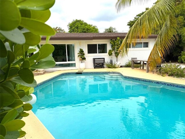 1861 SW 36th Ave in Fort Lauderdale, FL - Building Photo - Building Photo