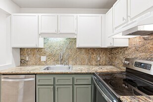 125 Oswego Summit in Lake Oswego, OR - Building Photo