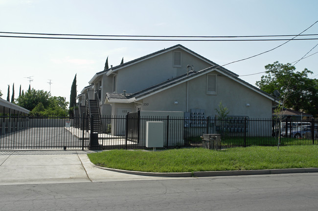 550 N St in Merced, CA - Foto de edificio - Building Photo