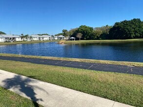 1001 Green Pine Blvd in West Palm Beach, FL - Building Photo - Building Photo