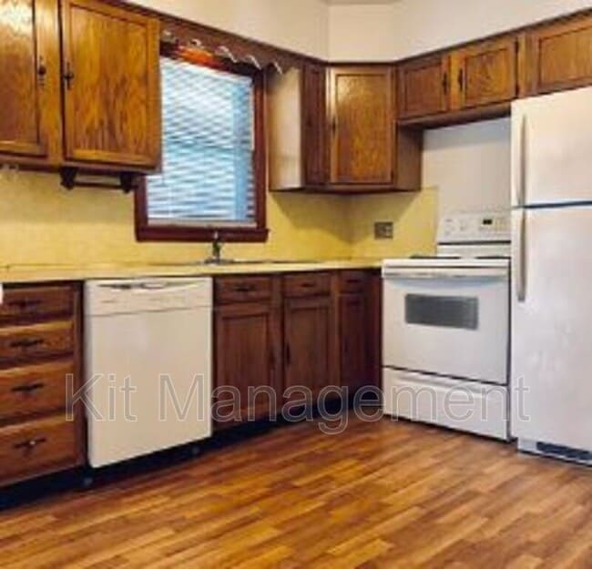 2555 W Laskey Rd in Toledo, OH - Building Photo - Building Photo