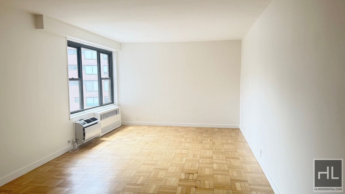 Fourth Avenue in New York, NY - Foto de edificio