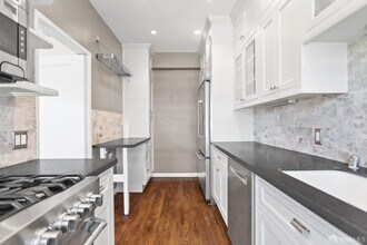 2201 Sacramento St in San Francisco, CA - Building Photo - Building Photo