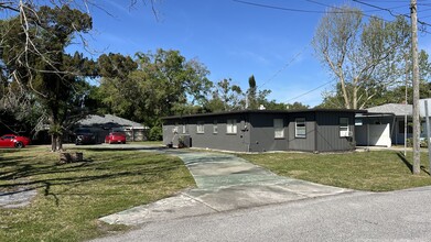 346 Clifton Ave in Holly Hill, FL - Building Photo - Building Photo