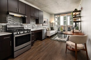 Gateway West Loop in Chicago, IL - Building Photo