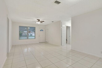 1341 NW 50th Ave in Lauderhill, FL - Building Photo - Building Photo