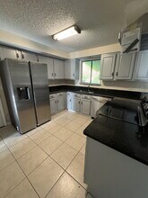 10244 Pine Breeze Rd W in Jacksonville, FL - Building Photo - Building Photo