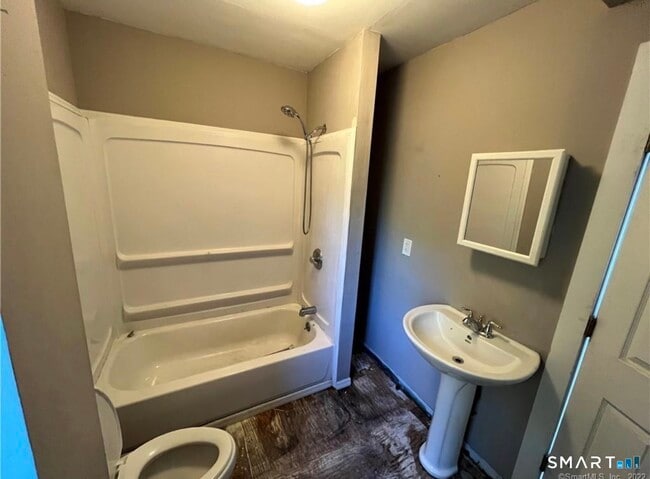 34 York St in Ansonia, CT - Building Photo - Building Photo