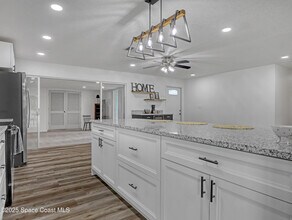 872 Sadnet Cir NE in Palm Bay, FL - Building Photo - Building Photo