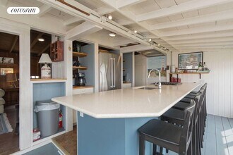 39 Point Rd in Westhampton Beach, NY - Building Photo - Building Photo