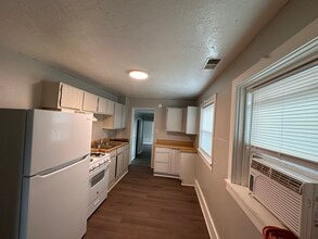 2164 Jackson St in Dubuque, IA - Building Photo - Building Photo