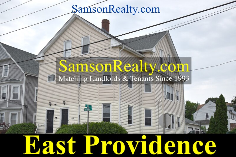 115 Waterman Ave in East Providence, RI - Building Photo