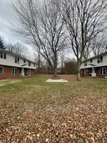 2900 Dean Rd in Lambertville, MI - Building Photo