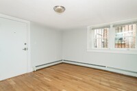 15 South St, Unit B2 in Boston, MA - Building Photo - Building Photo