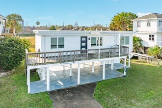7204 Avenue N 1/2 Rear in Galveston, TX - Building Photo - Building Photo