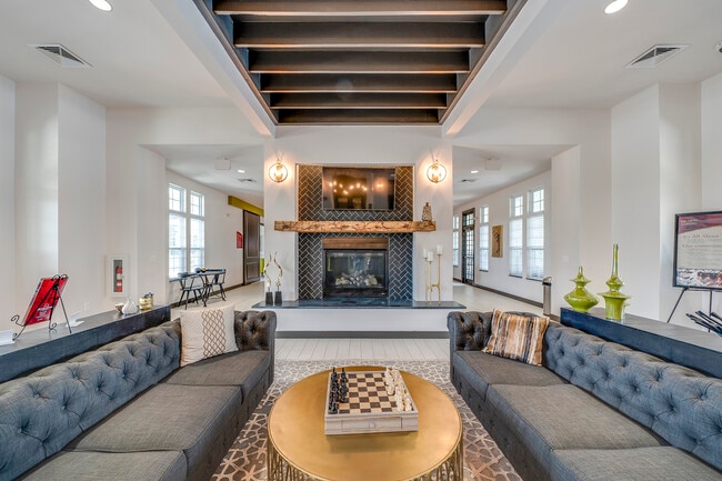 Waterstone at Hamburg Apartments