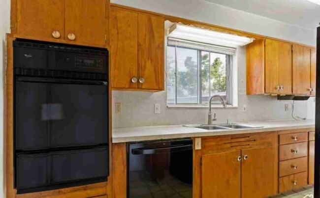 557 W 4800 S in Riverdale, UT - Building Photo - Building Photo