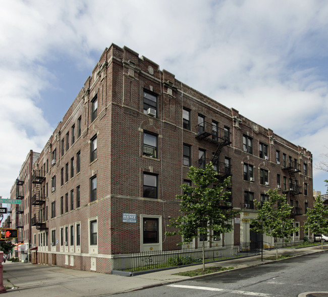 Woodrow Wilson Court in Brooklyn, NY - Building Photo - Building Photo