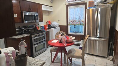 222 Lockwood Ave in New Rochelle, NY - Building Photo - Building Photo