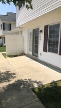 1327 Cobble Creek Cir in Bloomington, IN - Foto de edificio - Building Photo
