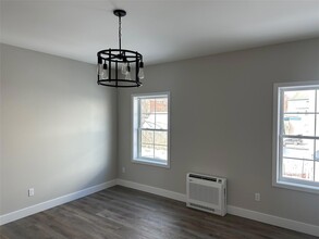 90 Greenwich Ave, Unit 2B in Goshen, NY - Foto de edificio - Building Photo