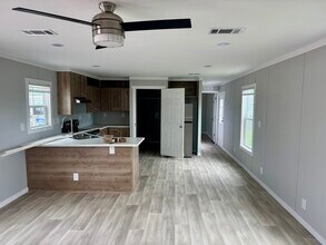 5113 Barbados Calle in Dickinson, TX - Building Photo - Building Photo