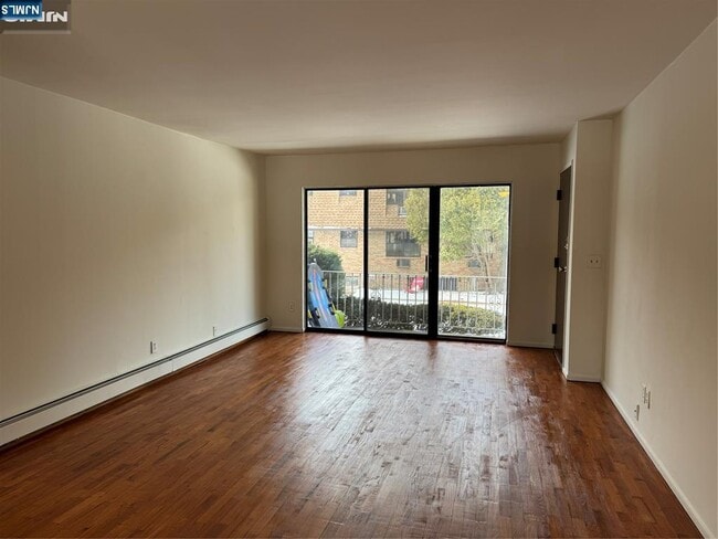 252 Collignon Way in River Vale, NJ - Building Photo - Building Photo