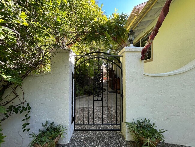 1355 Springbrook Rd in Walnut Creek, CA - Building Photo - Building Photo