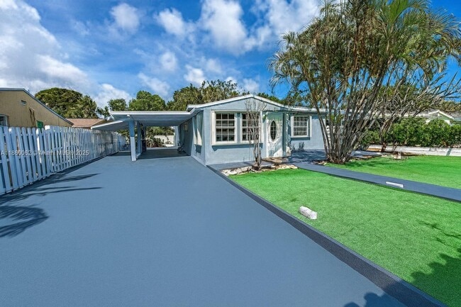 property at 307 SW 15th St