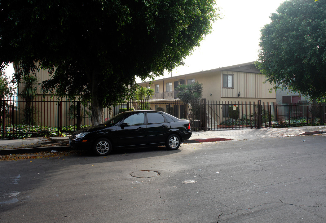 810-814 N Eucalyptus Ave in Inglewood, CA - Foto de edificio