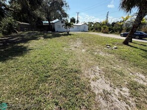 2736 Ranch House Rd in West Palm Beach, FL - Building Photo - Building Photo