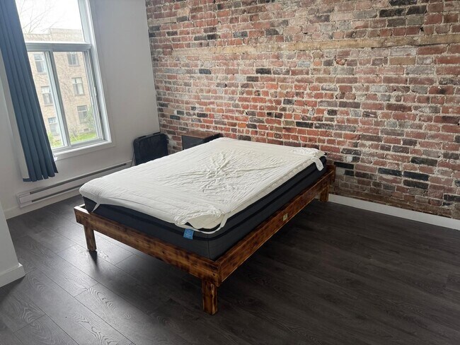 property at 4829 Saint-Urbain Rue