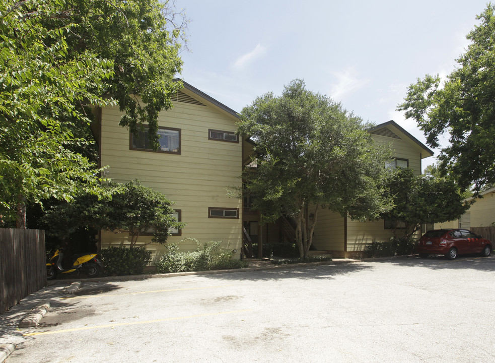 1620 Waterston Ave in Austin, TX - Building Photo