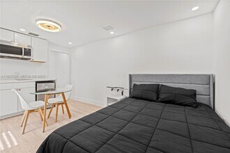 5855 SW 62nd St in Miami, FL - Building Photo - Building Photo