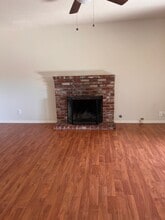 201 E Holly Ave in Atwater, CA - Building Photo - Building Photo