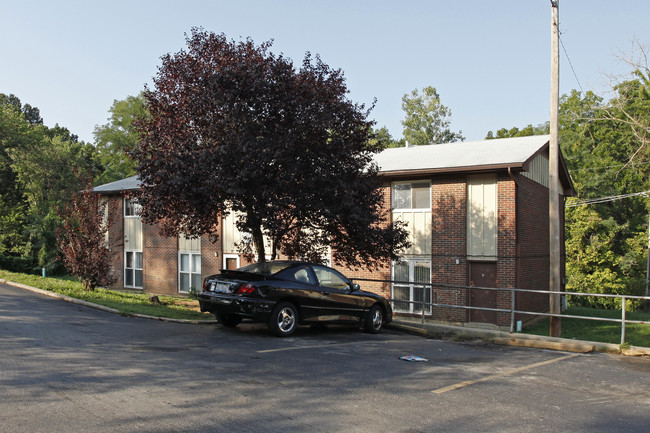 Belle Manor Apartments in Alton, IL - Building Photo - Building Photo