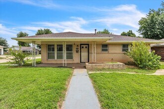 2412 N Key Blvd in Midwest City, OK - Building Photo - Building Photo