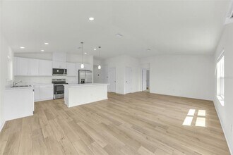 9267 Sandy Bluffs Circle in Parrish, FL - Building Photo - Building Photo