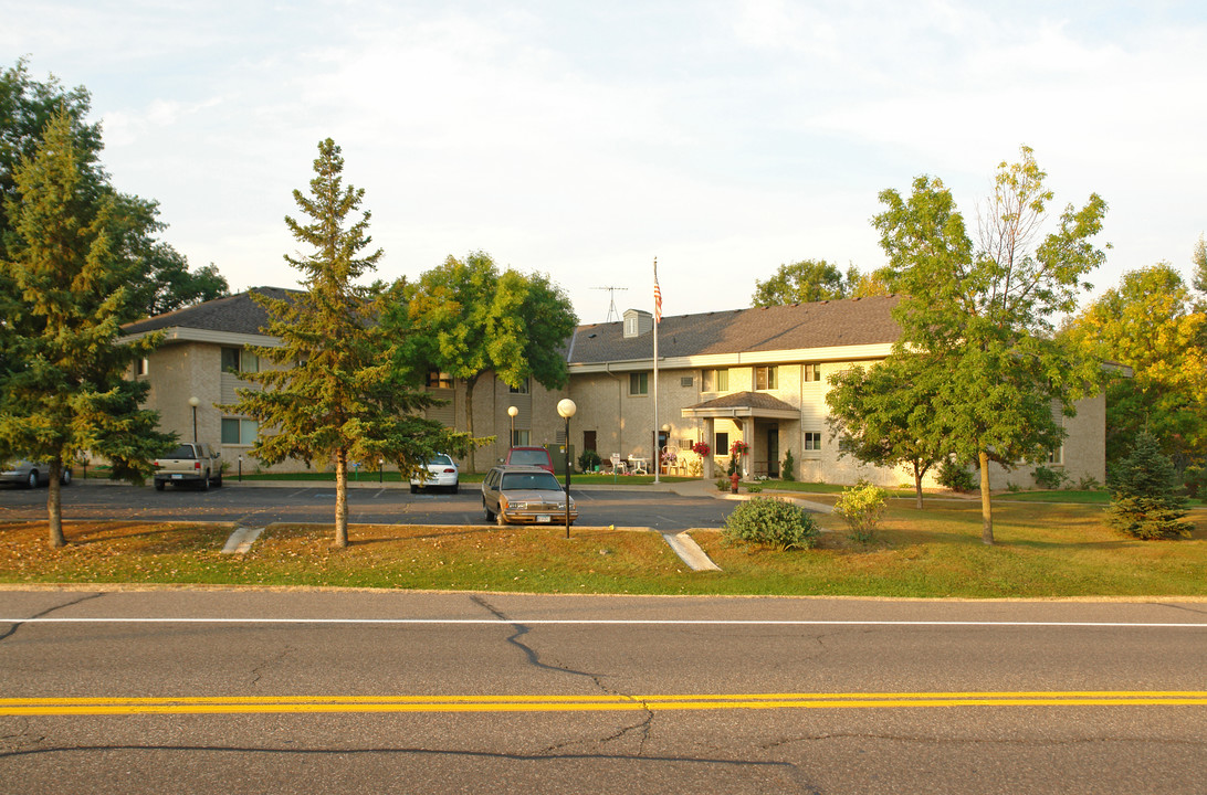 Rum River Square Apartments in St Francis, MN - Building Photo